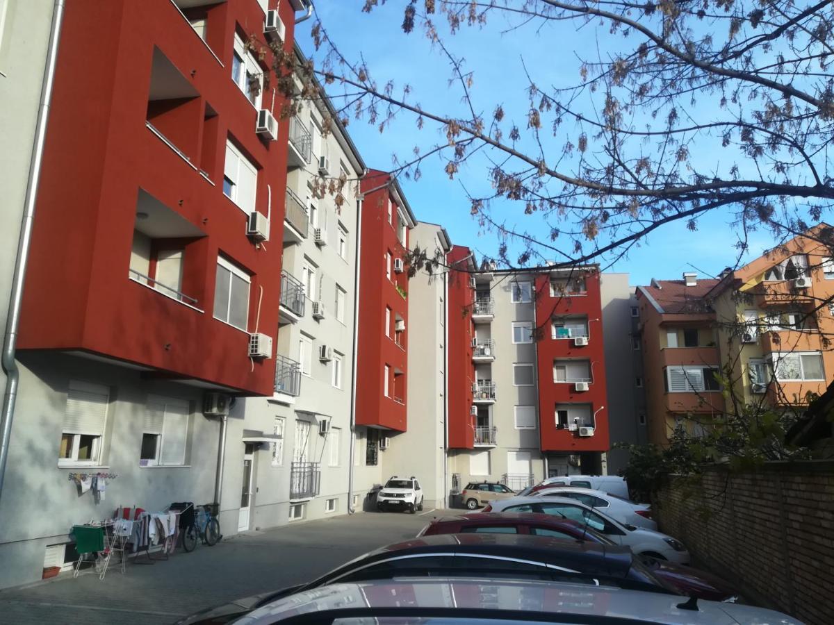 Paris Apartment -Free Private Parking Нови Сад Екстериор снимка